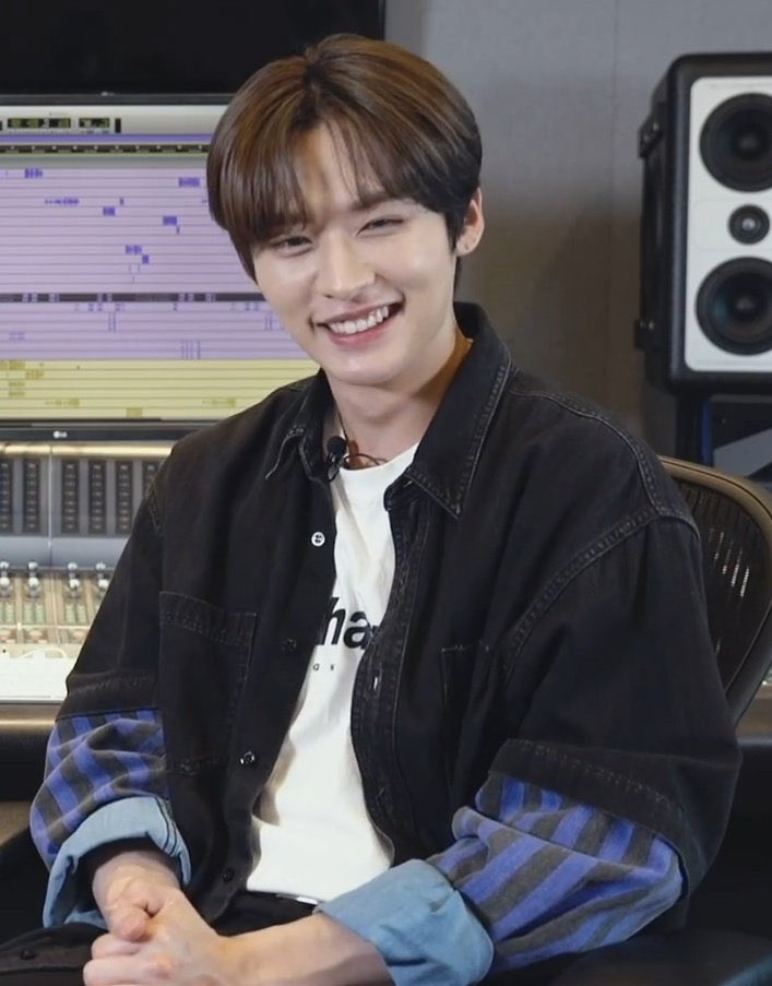 anyways, in honour of valentines’ day — a long thread of minho boyfriend quality pics for all the singles