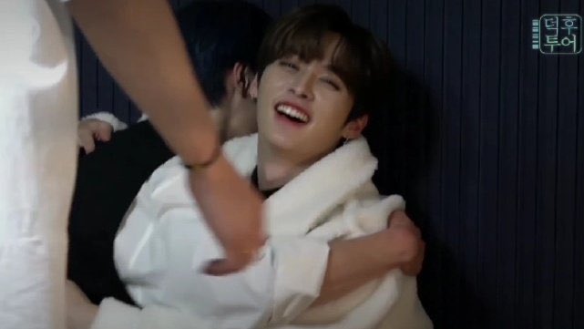 anyways, in honour of valentines’ day — a long thread of minho boyfriend quality pics for all the singles