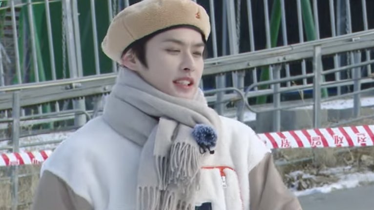 anyways, in honour of valentines’ day — a long thread of minho boyfriend quality pics for all the singles