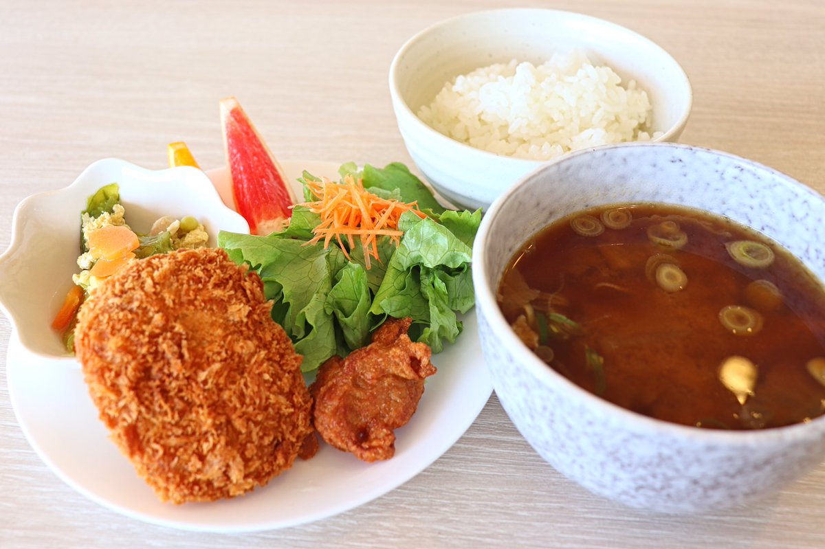 東谷山フルーツパーク En Twitter フルーツパークテラスでランチ フルーツと緑に囲まれたテラスでランチはいかが 2 16 火 からの 平日限定ランチは 豚汁定食 800 です 揚げ物 小鉢 サラダ ミニフルーツ付き お楽しみに 東谷山フルーツパーク 東谷山フルーツパーク En Twitter フルーツパークテラスでランチ フルーツと緑に囲まれたテラスでランチはいかが 2 16 火 からの 平日限定ランチは 豚汁定食 800 です 揚げ物 小鉢 サラダ ミニフルーツ付き お楽しみに 東谷山フルーツパーク