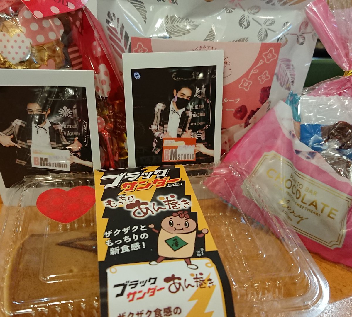 hidakabus's tweet photo. 腹ごしらえしたし２部も頑張るぜ🎵
#吉川友真バレンタインライブ
#BMstudio https://t.co/zqG7CmVpnI