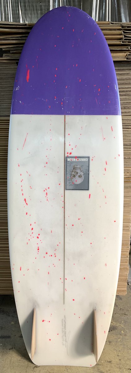 Tai I サーフボードの色 塗り変えようと思って 色剥がし すげーめんどい でも始めちゃったから終わらせないと