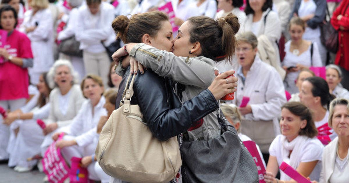 AudreyPulvar's tweet photo. Joyeuse Saint-Valentin à toutes et tous les amoureuses et amoureux 
🥰🙂♥️. #LoveIsLove https://t.co/HLtmnxQDmU