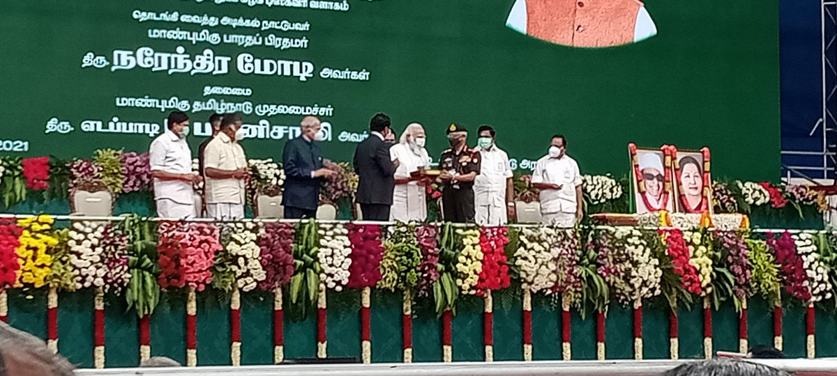 DennisJesudasan's tweet image. Prime Minister Narendra #Modi hands over the state-of-the-art indigenous Main Battle Tank #ArjunMk1A to the #Army. Chief of Army Staff General Manoj Mukund Naravane received the tank for the Army @THChennai (1/2)