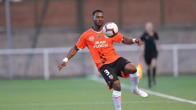 critiquefoot241's tweet photo. #LesGabonaisDeLEtranger : Juste une pensé pour Wilfried Ebane Abessolo qui serait actuellement blessé ce qui lui aurait coûté un transfert à Vanne.
Ce solide latéral gabonais n'a pas eu de chance ces derniers temps on espère le revoir rapidement.
Prompt rétablissement
#CDF241 https://t.co/1vsMGn8ACf