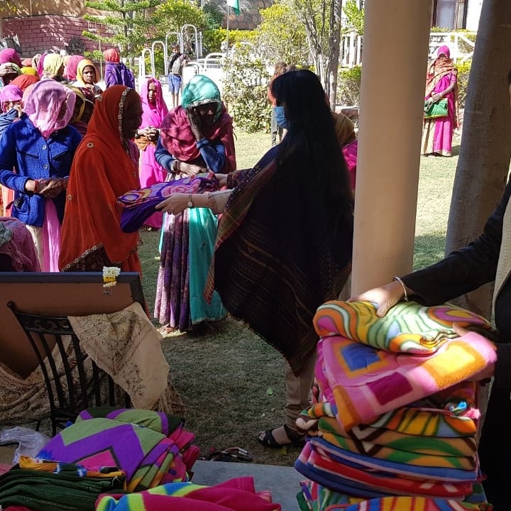 1anuradhapal's tweet image. Let us #resolve to #SpreadLove and #careforthepoor and #disadvantaged on #valentinesday2021.. i am grateful to God to have an opportunity to help, even if just a bit..🙏