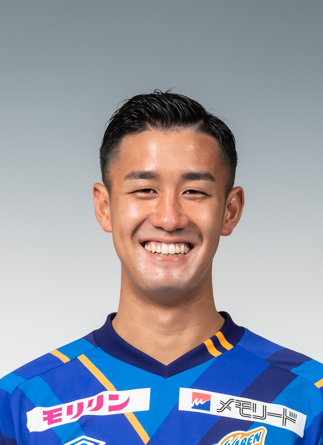 Vファーレン長崎 2021年 毎熊晟矢 ユニフォーム ＋タオマフ 毎熊晟矢 2021年 V・ファーレン長崎ユニフォーム - メルカリ