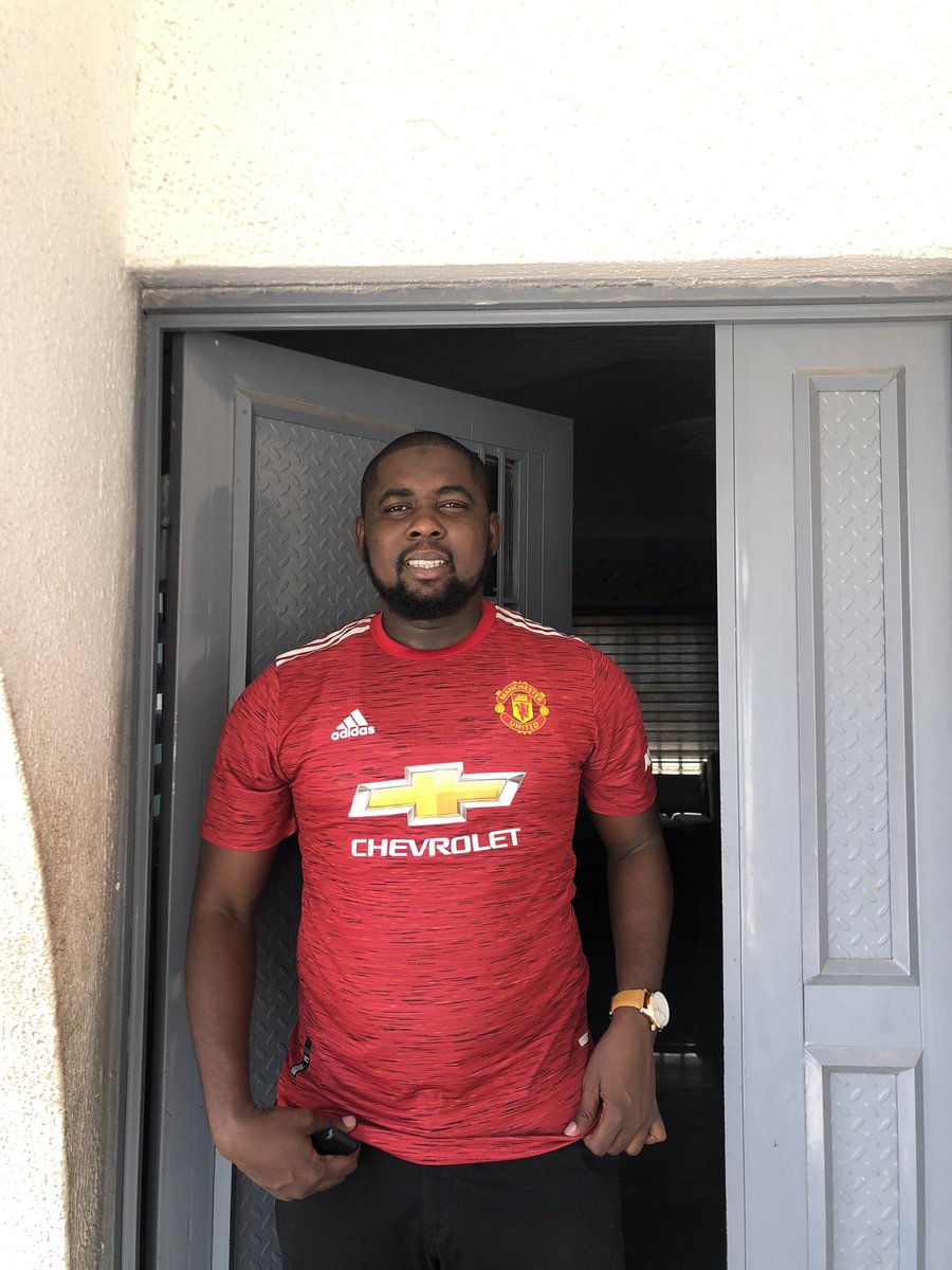 its_IBM's tweet photo. Your favorite jersey vendor/ manutd fan #playerversion #AbujaTwitterCommunity #WBAMUN https://t.co/XVq4Kr4OYP