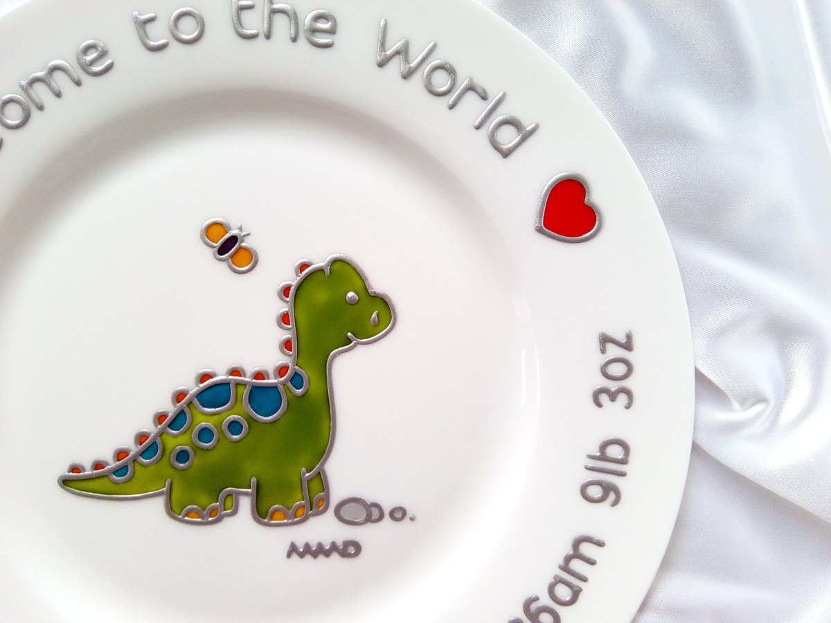 MicheMacheDecor's tweet photo. #MMSBD My awesome #dinosaur 🦕#babygift 👶 is  #handpainted &amp; #madetoorder to melt any new parents ♥️🤗
Now shipping to the USA🇺🇲
Made from Bone China.
Available from Etsy at ⬇️
https://t.co/U4ci7qGDu9 
#handmade #firsttmaster #etsy #UKCraft #handmade #babyboy #Mommy #parenting https://t.co/zAm89KC4x0