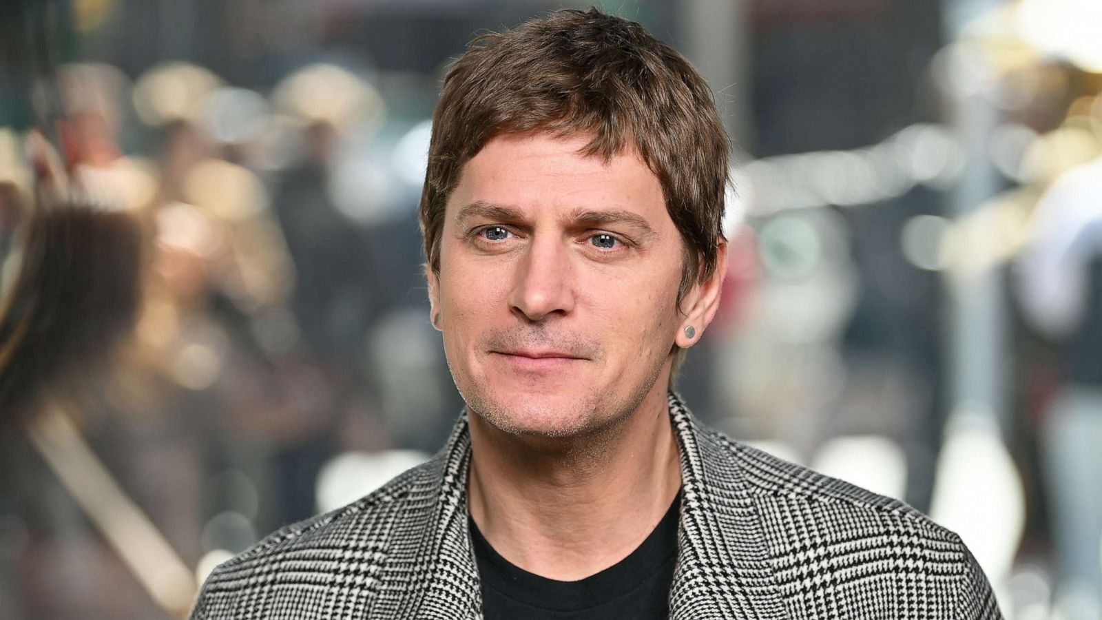 Please join me here at in wishing the one and only Rob Thomas a very Happy 49th Birthday today  