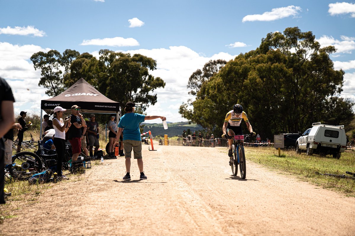 🏆 WIN-WIN Dan McConnell and Bec McConnell opened last night their XCO season winning a National Race in Mount Stromlo Forest Park against the best riders of the country. Congrats 💥