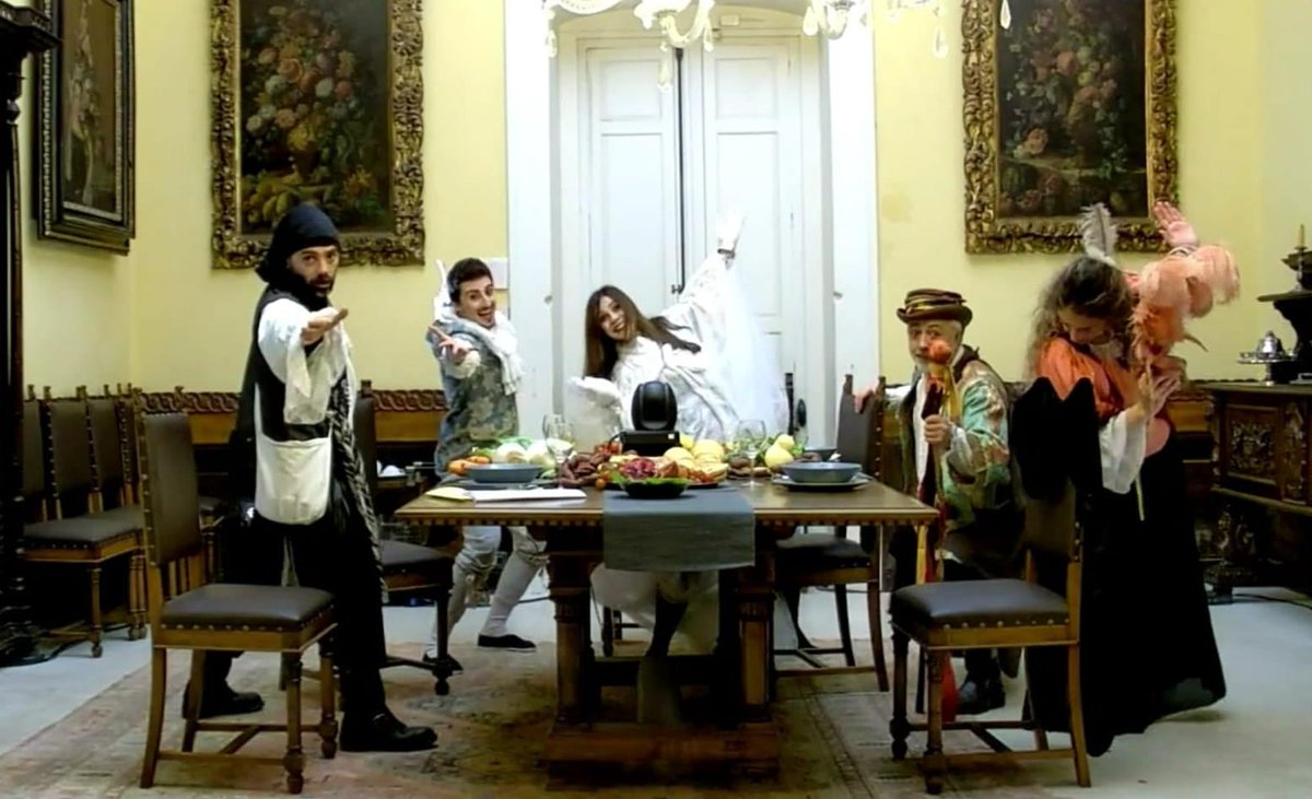 Iʟ Cᴀʀɴᴏᴠᴀʟᴇ ᴅᴇʟ Pʀɪɴᴄɪᴘᴇ per 𝙄𝙣𝙙𝙤𝙫𝙞𝙣𝙖 𝙘𝙝𝙞 𝙫𝙞𝙚𝙣𝙚 𝙖 (𝙎)𝘾𝙚𝙣𝙖 
Potete guardarlo in streaming fino al 15 febbraio.
Prenotate il vostro biglietto gratuito 👇
bit.ly/3a306lH

#formediterre #teatro #putignano #14febbraio