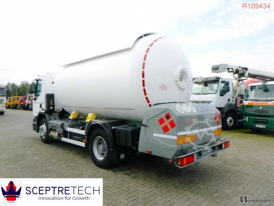 TRUCKSNG's tweet image. The #cleanenergy revolution in Nigeria has begun.

Get this used 2004 18000litres Renault Premium 270 LPG Truck for €26000 Comes complete with auto guage and pump. Call 07032703163 or send a DM. 

#Logistics #cleanenergy #gas #trucks #Trucksnaija #valentine #endsars #trump #lpg