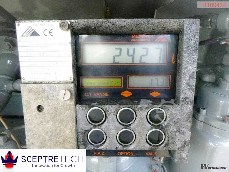 TRUCKSNG's tweet image. The #cleanenergy revolution in Nigeria has begun.

Get this used 2004 18000litres Renault Premium 270 LPG Truck for €26000 Comes complete with auto guage and pump. Call 07032703163 or send a DM. 

#Logistics #cleanenergy #gas #trucks #Trucksnaija #valentine #endsars #trump #lpg