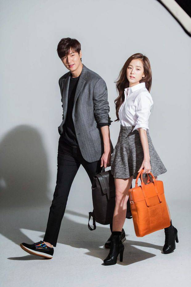 jichuhourly's tweet photo. YG trainee Kim Jisoo with actor Lee Min Ho 
#지수 #JISOO @BLACKPINK https://t.co/9XC7mUEUR1