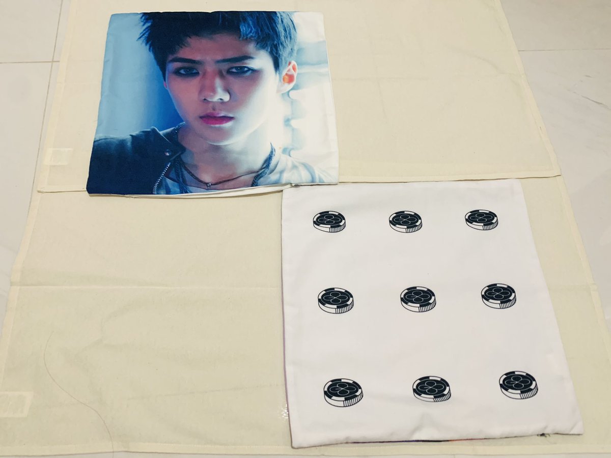 pseudosoo's tweet photo. WTS EXO MERCH THREAD
(MY ONLY)

❣️Price negotiable if you buy more ^^ just DM me. 

More pics available too

❣️Postage 
❣️WM RM8
❣️EM RM10 https://t.co/aOTFflP96w