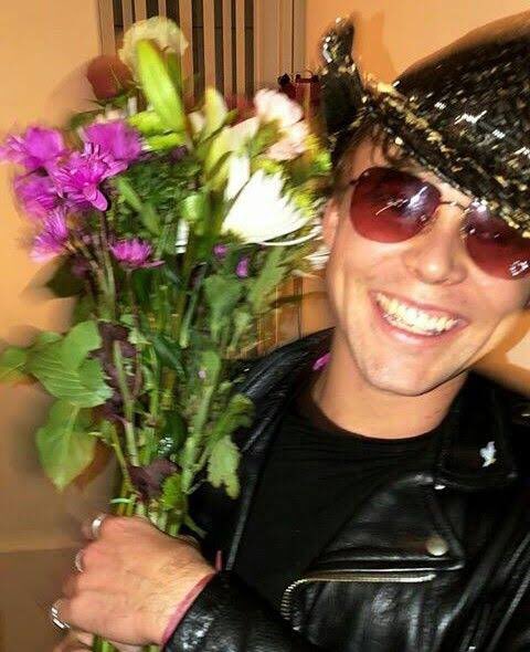 Ashton5SOSINDO's tweet photo. Selamat hari Valentine💕 https://t.co/gmbL4M1bIW