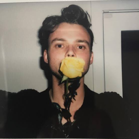 Ashton5SOSINDO's tweet photo. Selamat hari Valentine💕 https://t.co/gmbL4M1bIW