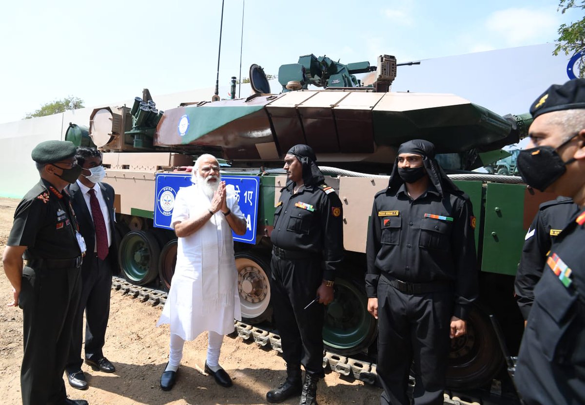 Defence_Squad_'s tweet image. More Pics From Arjun MK1A Tanks Hand Over Ceremony.
#ArjunTank #ArjunMK1A #IndianArmy #DRDO #Jaihind