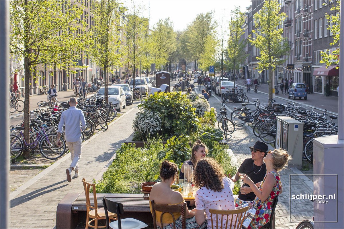 Amsterdam’s plan to remove 11,200 parking spaces from its streets by the end of 2025 is even more inspiring when we realize the kind of people places that are possible where cars used to be. Example — #Amsterdam’s Elandsgracht between 2014 &amp; 2019, via <a href="/schlijper/">Thomas Schlijper</a>’s great pics.