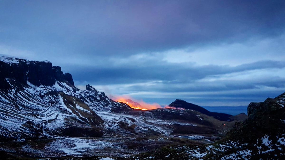 RT @DunveganFire: #Skye, where even the snow is on fire. https://t.co/FYQm7g2Qyo