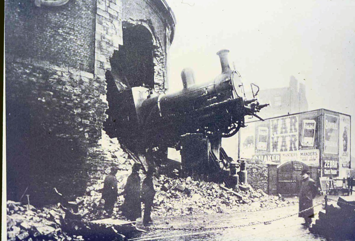 photograph of train crash at Harcourt Street, Dublin,  from the Dixon Collection @dubcilib 