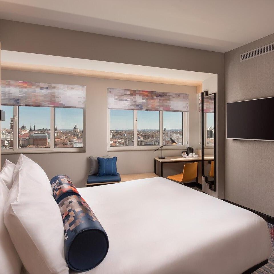 ¿Qué es lo que más te enamora de #Madrid? ❤️ Cuéntanoslo aquí: cloud.info.timeout.com/MAD_ES_SANVALE… y podrás entrar en el #sorteo de una comida para dos en LV154 o La Fábrica de Las Rozas y 1 caja de 24 lager de <a href="/CervezaLaVirgen/">Cervezas La Virgen</a> 🍻 + Noche de hotel con desayuno para dos en <a href="/aloftmadrid/">Aloft Madrid Gran Vía</a> 🔥