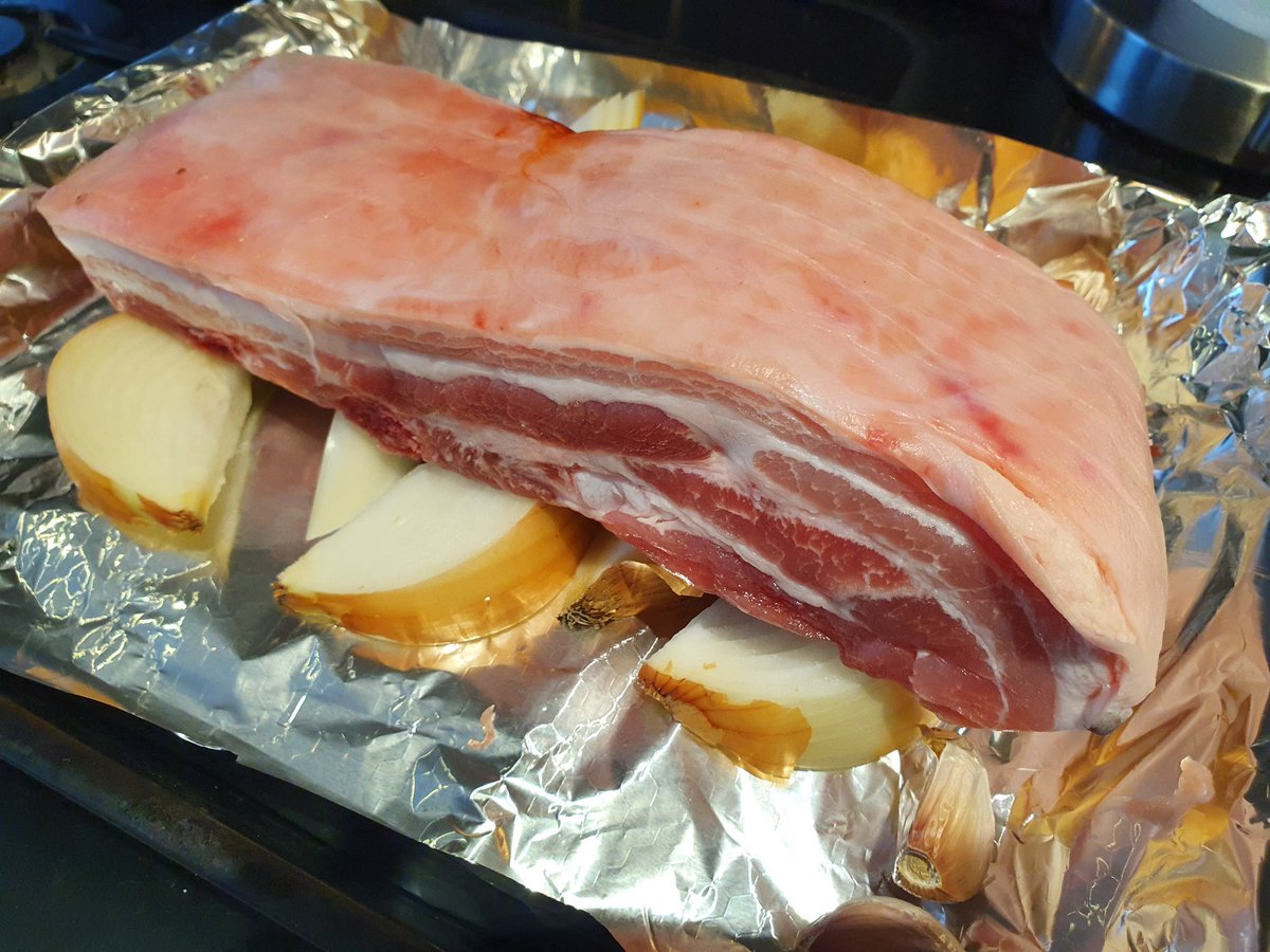 Another piece of belly pork from local farmers. #sundayroast #localproducers. Thinking some mash, spring cabbage and apple sauce 😋😋😋 #kitsonsbutchers