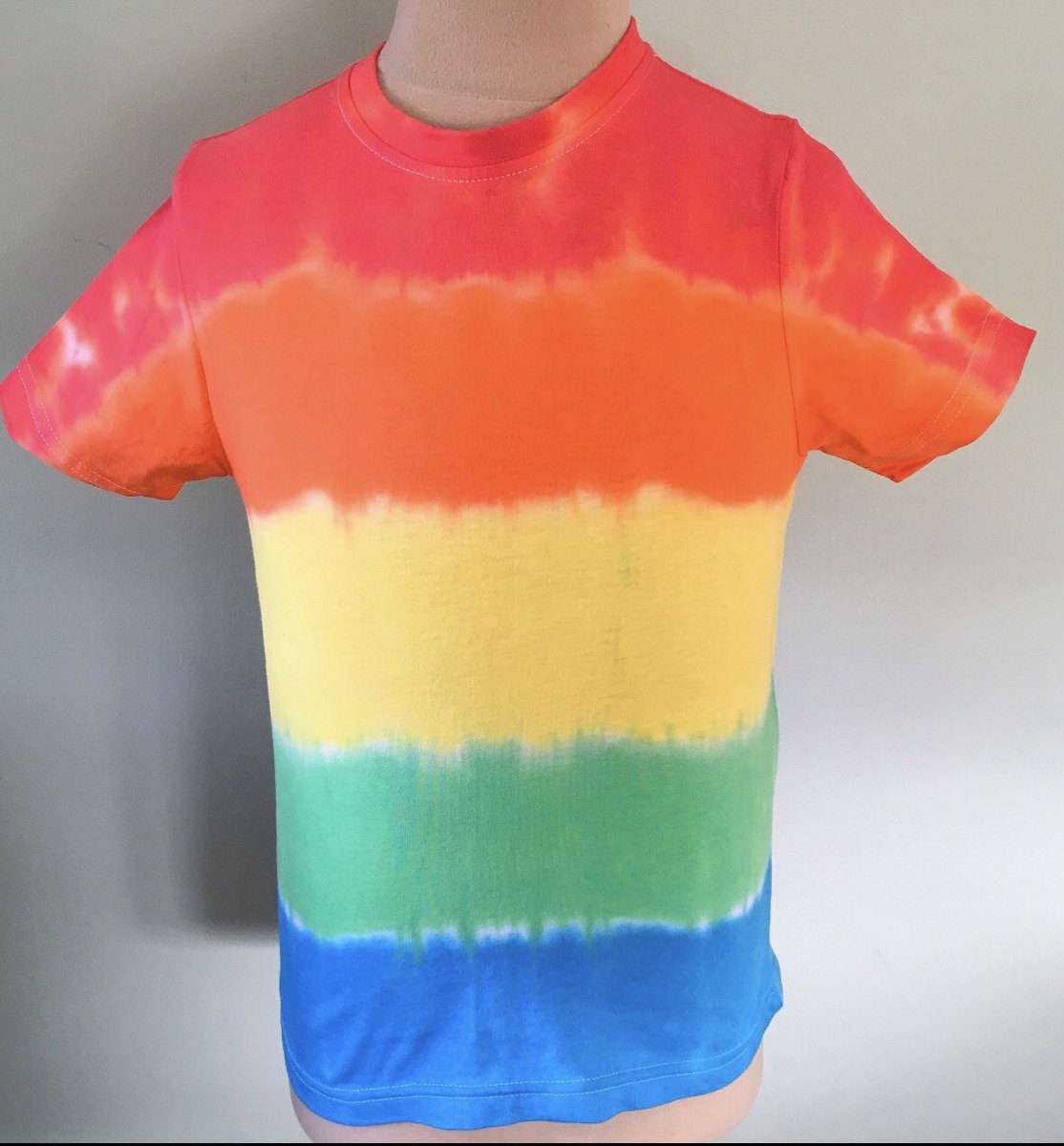 CompanyTala's tweet photo. Morning #UKGiftAM #UKGiftHour  why not brighten these cold and dreary days by visiting my #etsyshop. Funky looking brightly coloured clothes. There’s something for everyone guaranteed. https://t.co/mR6z6ymGOo #MHHSBD #shopindie https://t.co/x01Vjy5mfU