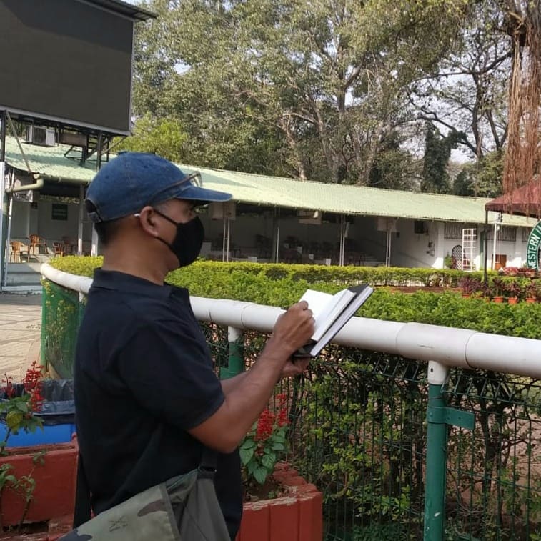 manishbytes's tweet photo. horse, trainer and choosing the right jockey to ride is the combination that works. #urbansketching #usk #urbansketchers #sketchingonlocation #people #heritage #RWITC #pune #sketchingfun #globalsketchers #usktalks #usktalkspune #colonialimpact #royalwesternindiaturfclub 4/4 https://t.co/mt6RUv8hmh