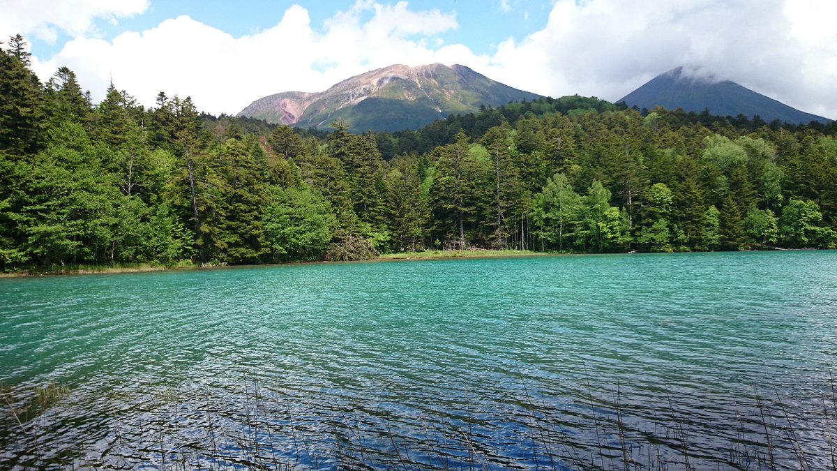 旅好きなあなたに届ける 車泊旅行記 天気や時間によって色を変化させる神秘の湖 オンネトー 阿寒湖の西の樹海にひっそりとある人気の観光地です 15年6月14日撮影 車泊旅行記 車中泊 旅行 観光 北海道 阿寒湖 オンネトー ビュースポット