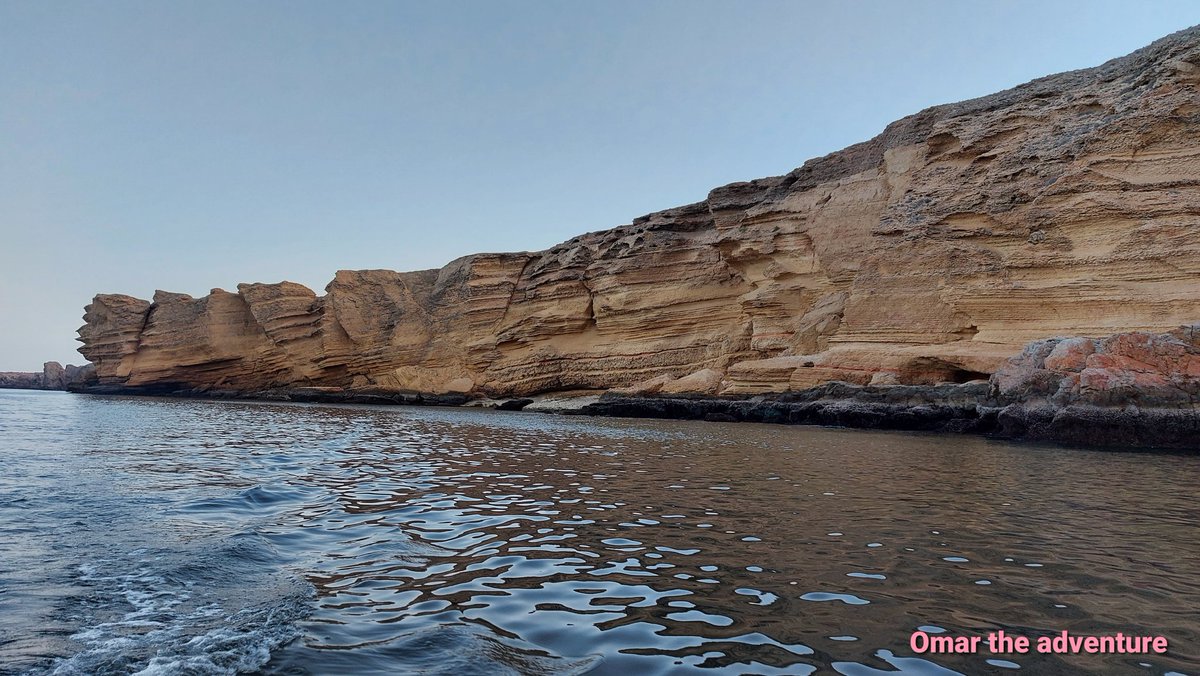 يبقى البحر ونسيمه ملجئي ومقصدي، حين لا أجد قلباً يستوعب وجعي.