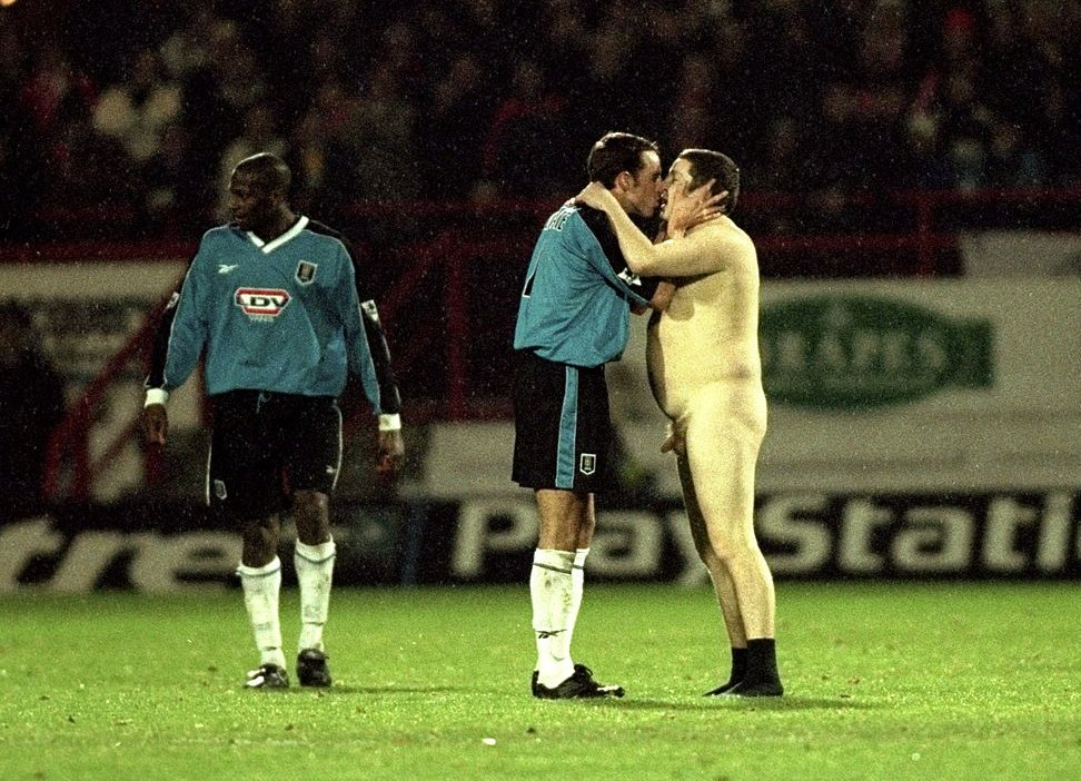 90sfootball's tweet photo. Happy Valentine's Day! https://t.co/4968hGH9Hb