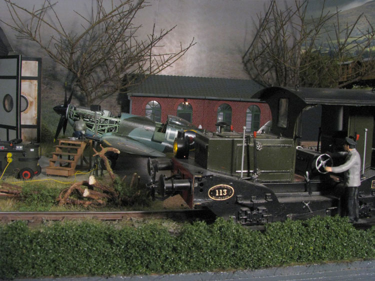 ModelTreinBaan's tweet photo. Sfeerplaatjes van de Spitfire en Oersikmodule: https://t.co/AlSENgEiQw https://t.co/TQWwPo4StC