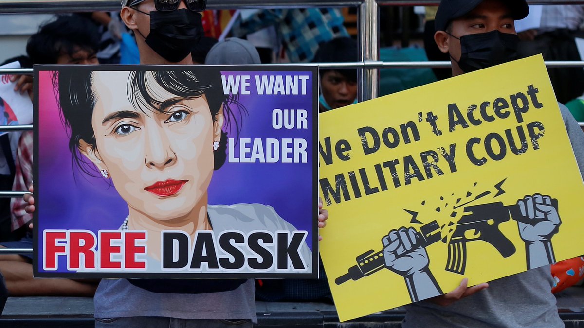 "We want our leader": At the latest protest in Yangon. Tomorrow marks two weeks since Myanmar's coup and the detention of elected leader Daw Aung San Suu Kyi #WhatsHappeningInMyanmar