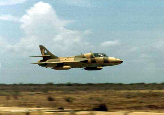 Let‘s start a thread about the Somali Air Force.1/Hawker Hunter. Apparently this one saw use only after the war with Ethiopia was over, albeit details are murky.