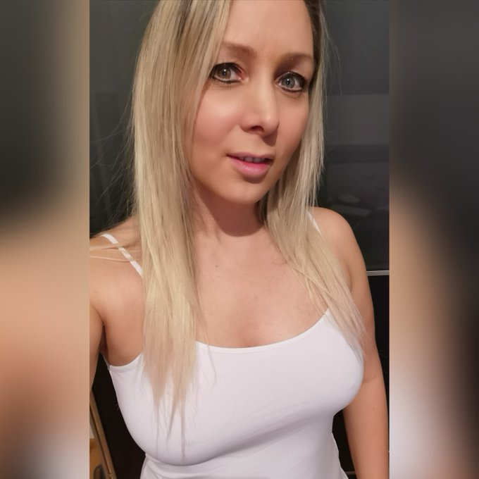 Ich w&uuml;nsche euch trotzdem einen sch&ouml;nen 💞 Valentinstag 💞 aber dennoch bin ich der Meinung,  dass man<a href="/tag/selfie"class="tags"><span>#selfie</span></a><a href="/tag/blonde"class="tags"><span>#blonde</span></a><a href="/tag/valentinstag"class="tags"><span>#valentinstag</span></a><a href="/tag/annabelmassina"class="tags"><span>#annabelmassina</span></a>