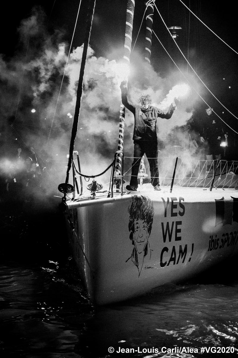 20h30_france2's tweet photo. ⚓️ Il est le héros de ce @VendeeGlobe ! Le Roi Jean @JeanLecam sera ce soir en direct sur le plateau de @LaurentDelahous dans #20h30ledimanche 🌊🌊🌊 #YesWeCam https://t.co/dLLj7vEuiI