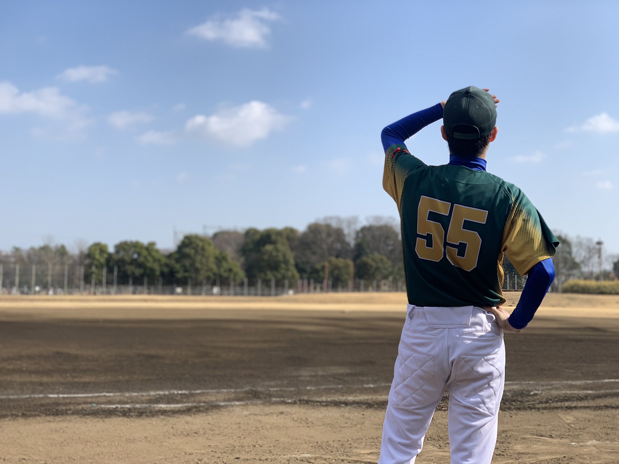 宮崎翔太 皆様 ハッピーバレンタイン 天候に恵まれ 野球してきました 背番号55 そう 松井秀喜選手と同じ背番号を受け継ぎました 体型は真反対かもしれませんが いつか近付けたらいいな そんな憧れを抱きながら注文しました この青空を眺めてると