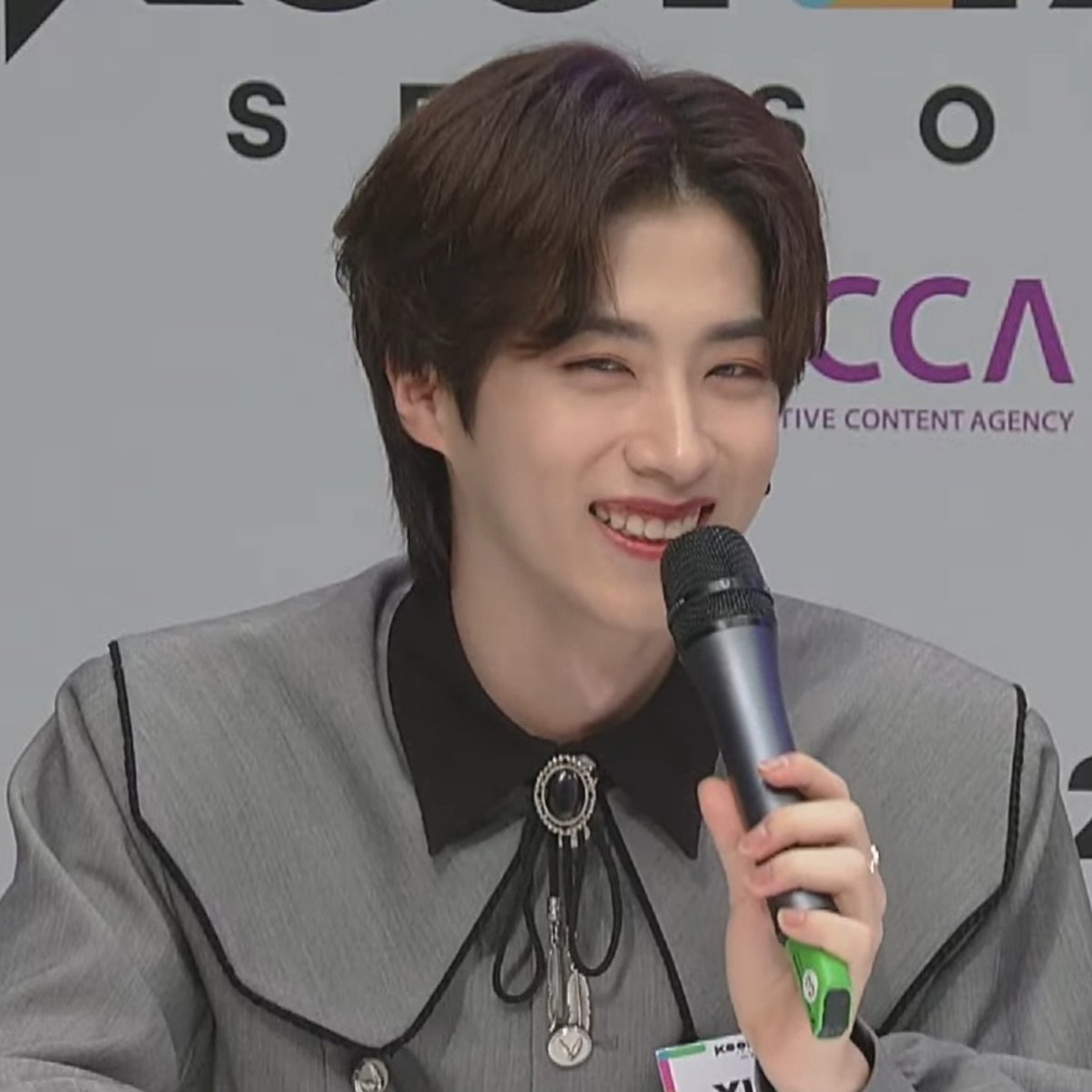 dear parents, just because your child is smiling at their phone doesn't mean they have a boyfriend or girlfriend, they are just looking at son dongju