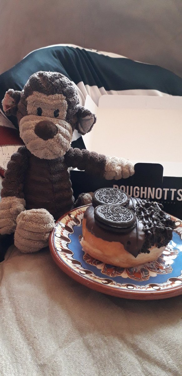 cricket_monkey's tweet photo. Happy Valentine's everyone! ♥️🍩 https://t.co/mtTNG0mQdc