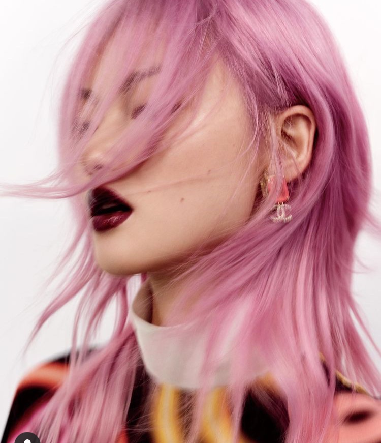 ClaudiaTyphoon's tweet photo. I’m contemplating a #change of look cause #Mama #fucking needs it. I came across this and #love it. What does everyone think? #PinkHair #DontCare #KillYou and #EatYou #DeepRedLips #LeopardPrint https://t.co/gIf9AouXJY