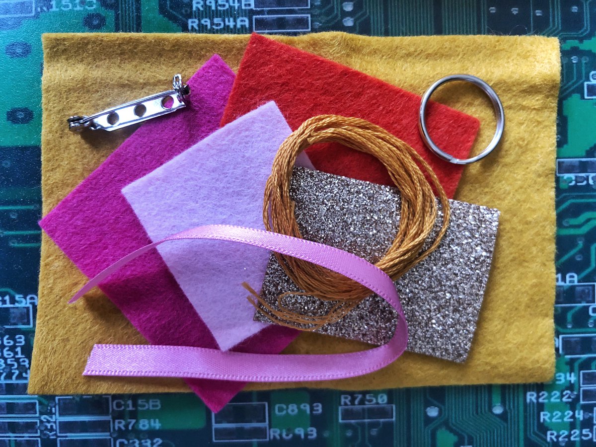Splodz's tweet photo. I spent yesterday afternoon sewing. That's right... sewing. How wholesome! I made this little rainbow keyring using a @themakearcade kit included in my @BlurtAlerts #BlurtBuddyBox that @hiurbanwanderer sent me. Me and my wonky eye are rather proud of it πͺ‘ https://t.co/ojcSTYGyAE