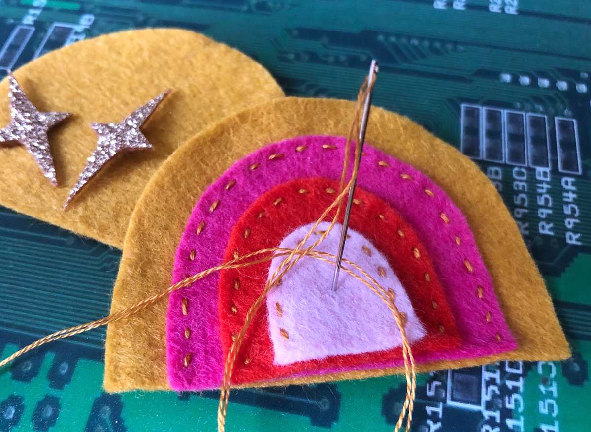 Splodz's tweet photo. I spent yesterday afternoon sewing. That's right... sewing. How wholesome! I made this little rainbow keyring using a @themakearcade kit included in my @BlurtAlerts #BlurtBuddyBox that @hiurbanwanderer sent me. Me and my wonky eye are rather proud of it πͺ‘ https://t.co/ojcSTYGyAE