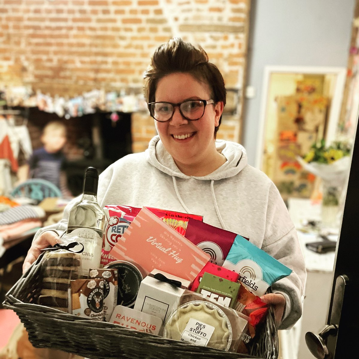 Secret Hamper ™ tweet media