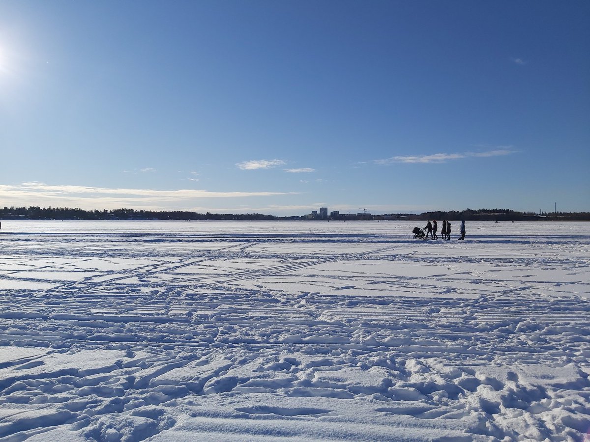 #Helsinki #winterfun: walking in sunshine on the frozen Baltic Sea. https://t.co/19ou9RA2SN
