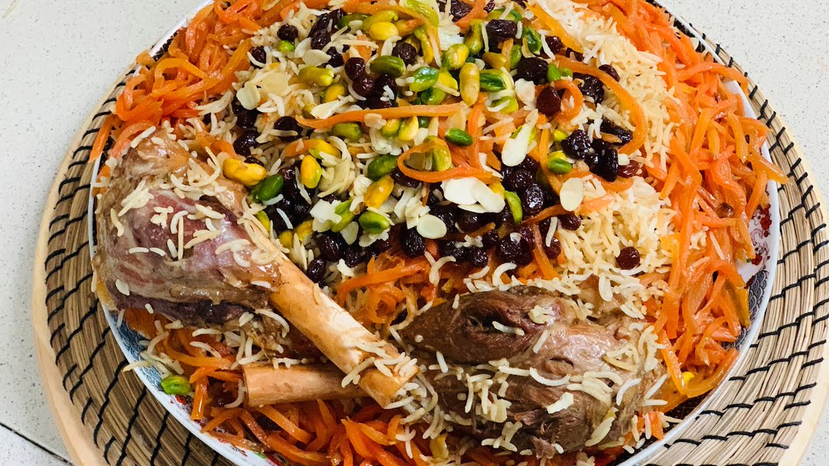 BiruniKhorasan's tweet photo. Different types of Central Asian Palaw/Pilaf/Plov:

Afghanistan´s, Tajikistan´s, Turkmenistan´s and Uyghur´s. https://t.co/mwoSR7lOgP