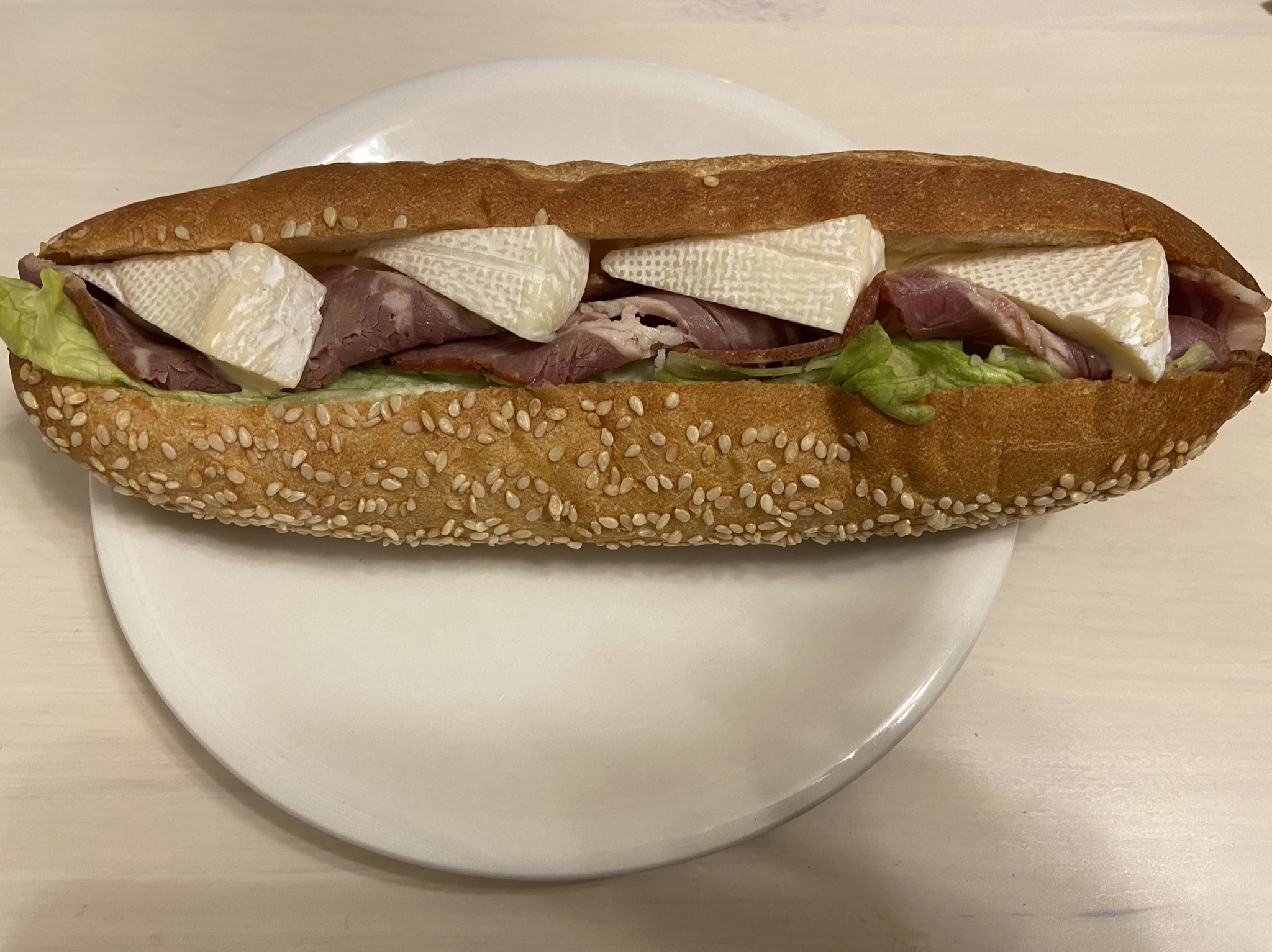 En O M Sh いただきます ブレスト版 放映時はvironの生ハムチーズサンド カスクート に自分でカマンベールを足しました レタスには気付いてませんでした Viron版はバゲットが硬いし形もゴマも違う アンデルセン ブレスト版は柔らかく ハムはパストラミ En O M Sh いただきます ブレスト版 放映時はvironの生ハムチーズサンド カスクート に自分でカマンベールを足しました レタスには気付いてませんでした Viron版はバゲットが硬いし形もゴマも違う アンデルセン ブレスト版は柔らかく ハムはパストラミ