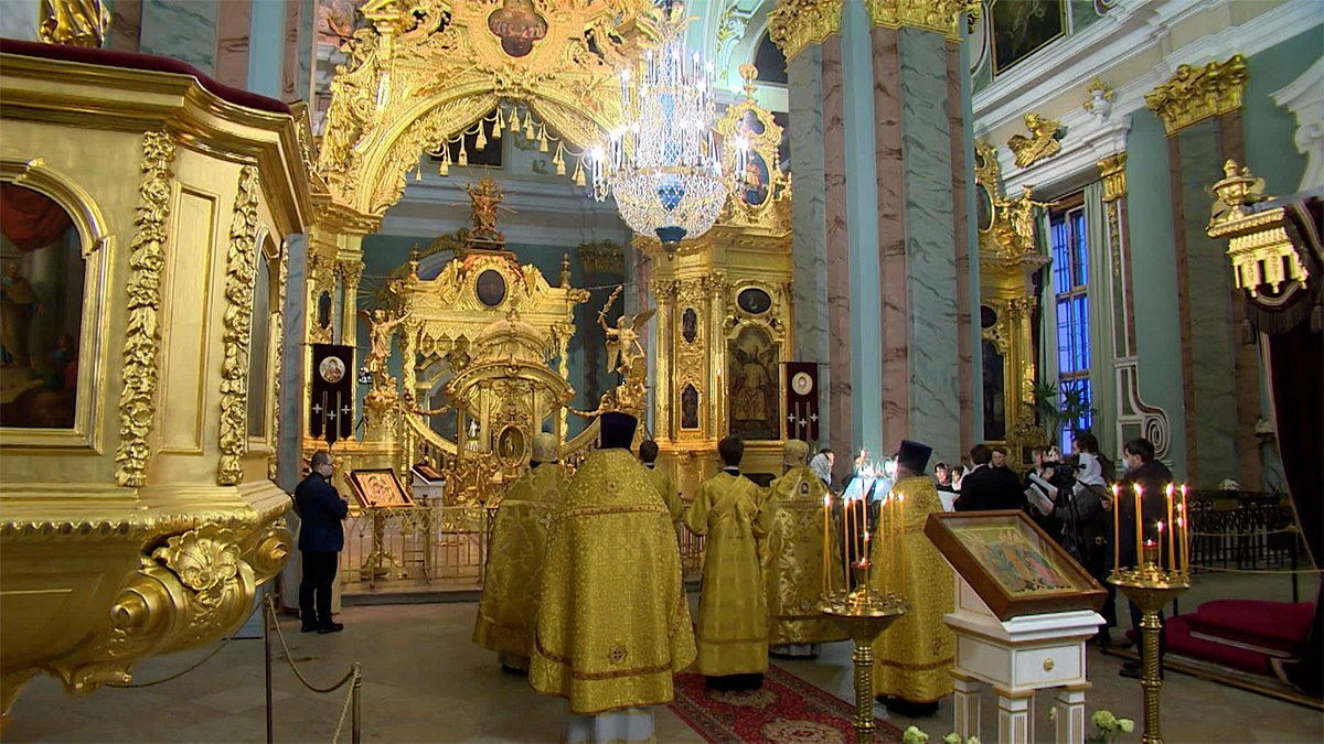 Служба в петропавловском соборе. Храм апостола петра божественная литургия санкт петербург. Патриарх на праздновании петра и павла в санкт петербурге. Паисий (юрков). Служба в петропавловском соборе.