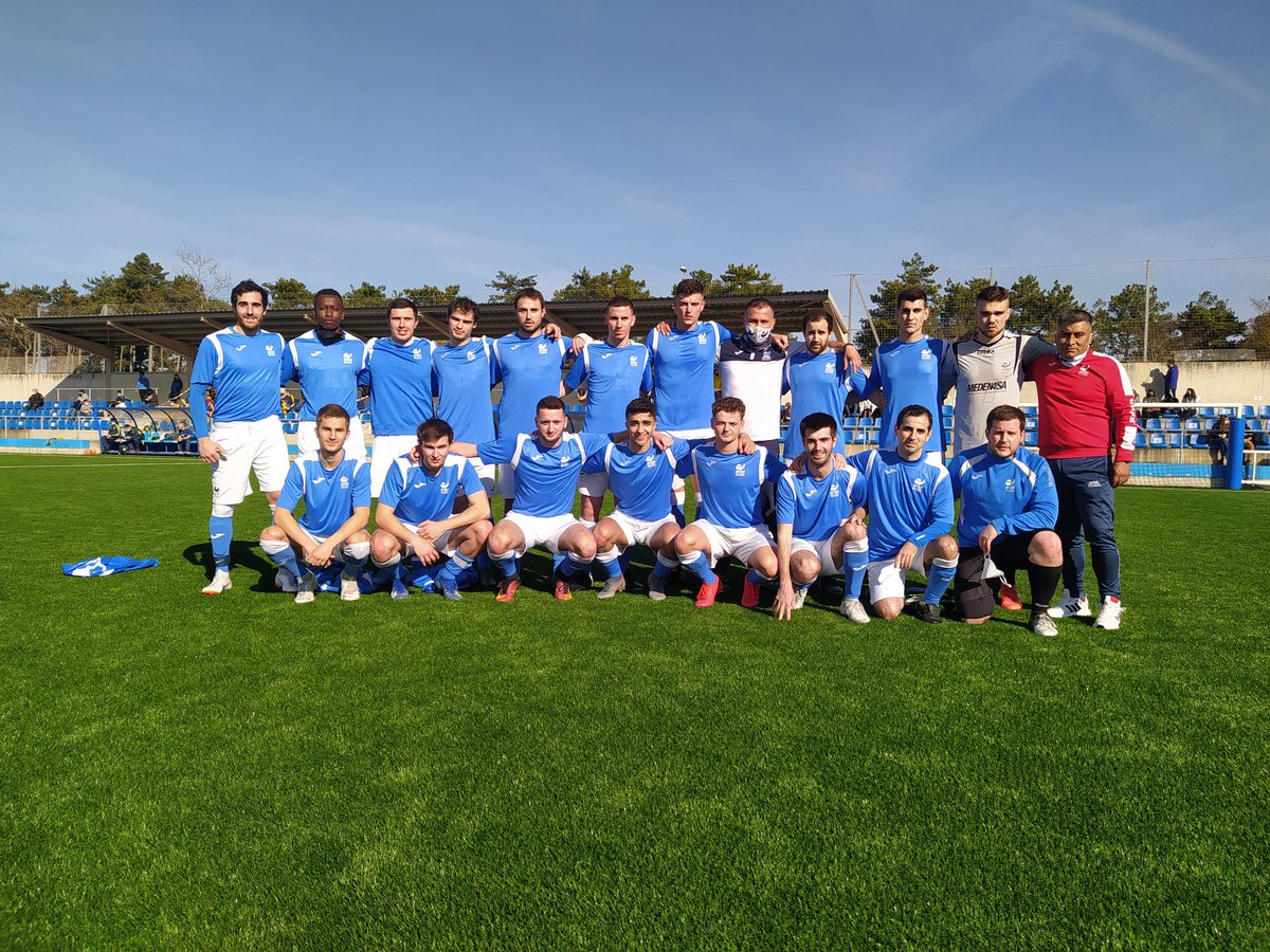 Hoy es vuestro día. 11 meses después, vuelta a la competición. A disfrutar de la Preferente. 
Aúpa azules💪💪💪